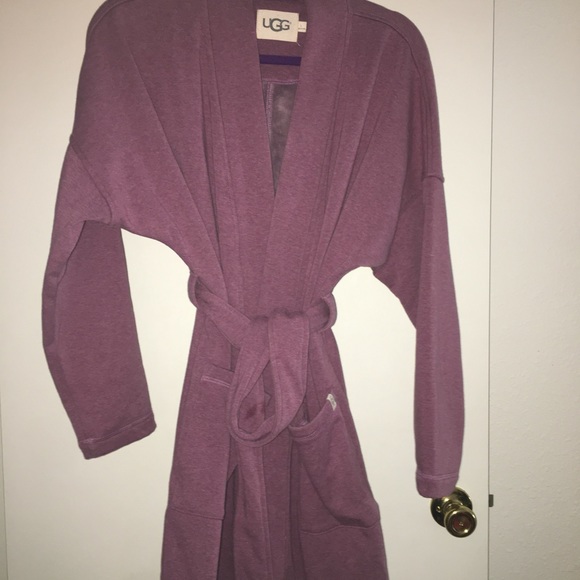 Authentic UGG robe - Picture 2 of 3